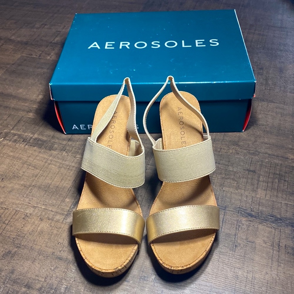 Aerosoles Putnam Gold Heel Slip On Wedges Size 8